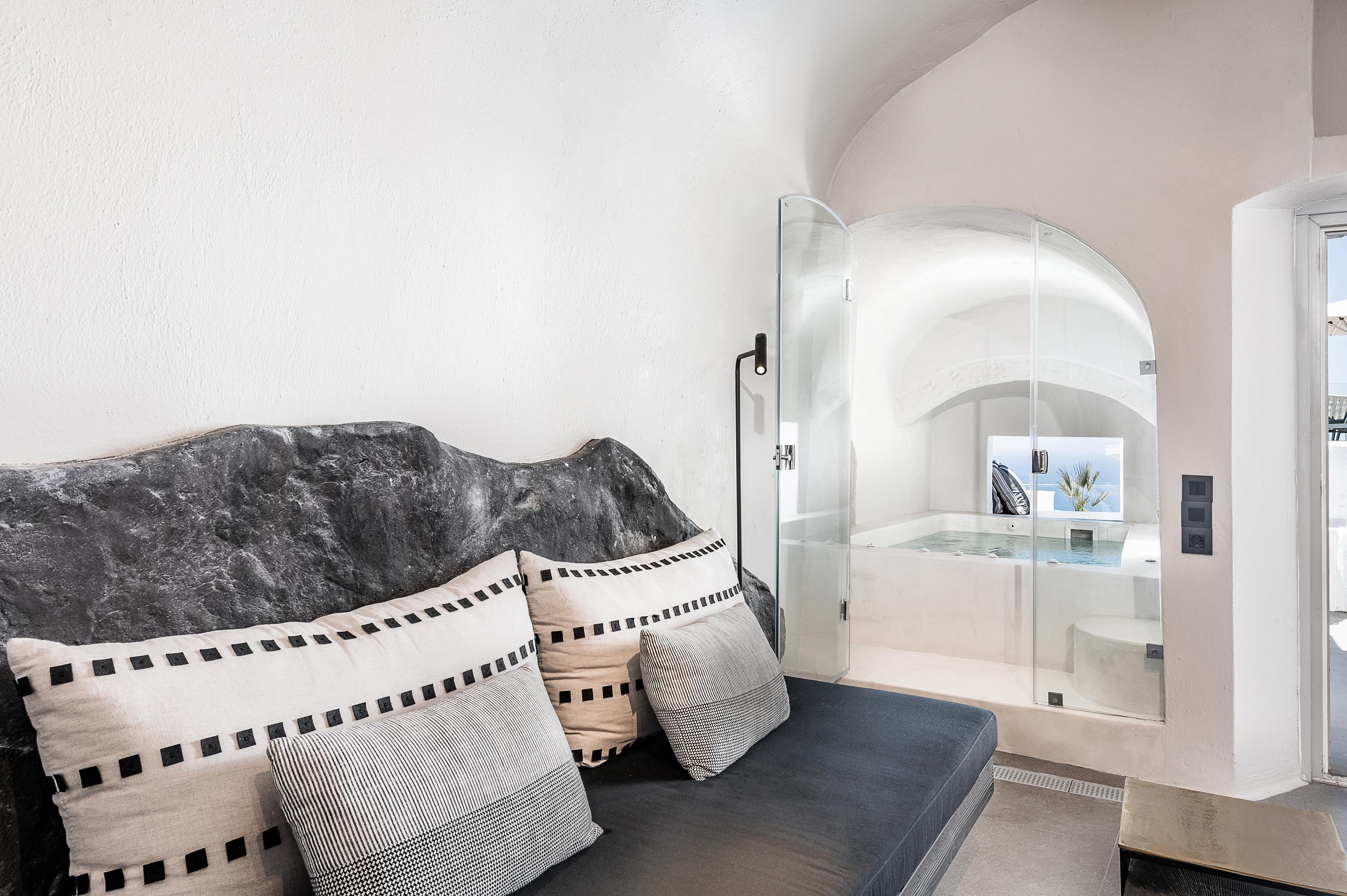 On The Rocks - Small Luxury Of The World (adults Only) Имеровигли